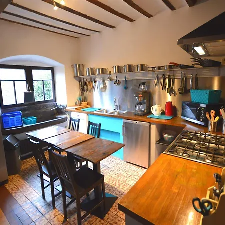 度假居 Rustic With Pool 韦姆