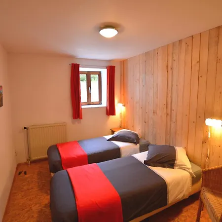 Rustic With Pool * 韦姆