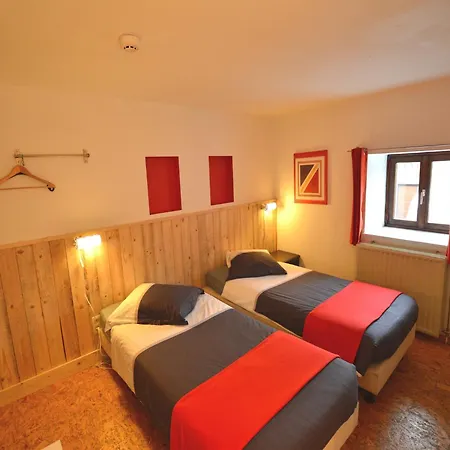 度假居 Rustic With Pool *