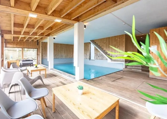 Rustic With Pool * Waimes