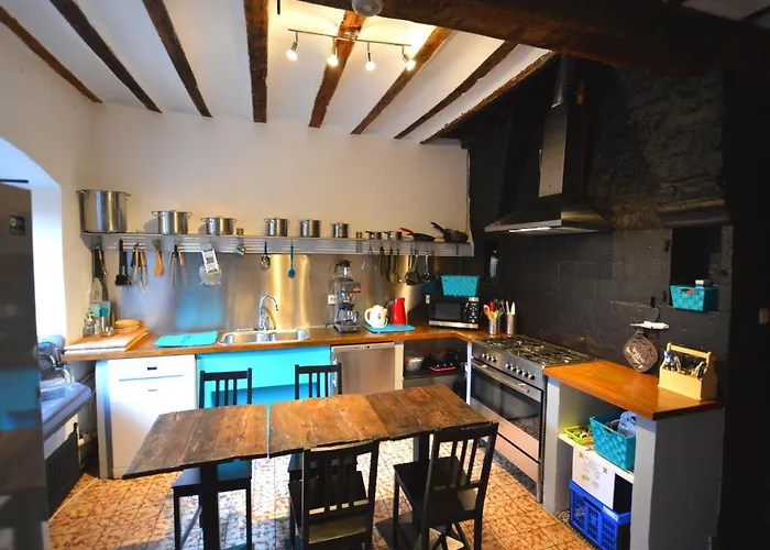 Hébergement de vacances Rustic With Pool Waimes